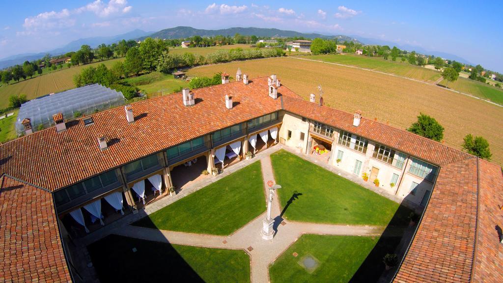 Corte Breda, Agriturismo Bed&Breakfast Chiari Luaran gambar