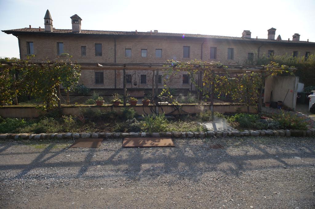 Corte Breda, Agriturismo Bed&Breakfast Chiari Luaran gambar
