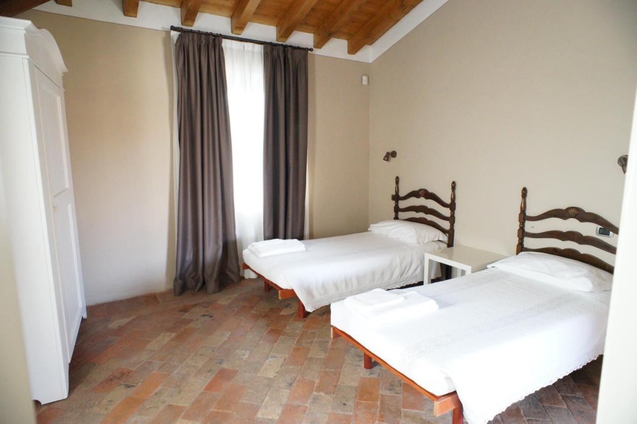 Corte Breda, Agriturismo Bed&Breakfast Chiari Luaran gambar